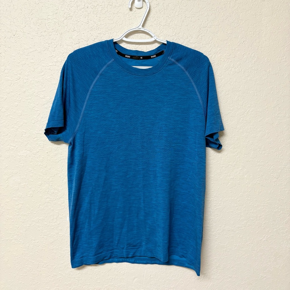 Rhone Reign Tech Performance T Shirt Mens Size M Blue Short Sleeve Athletic Gym